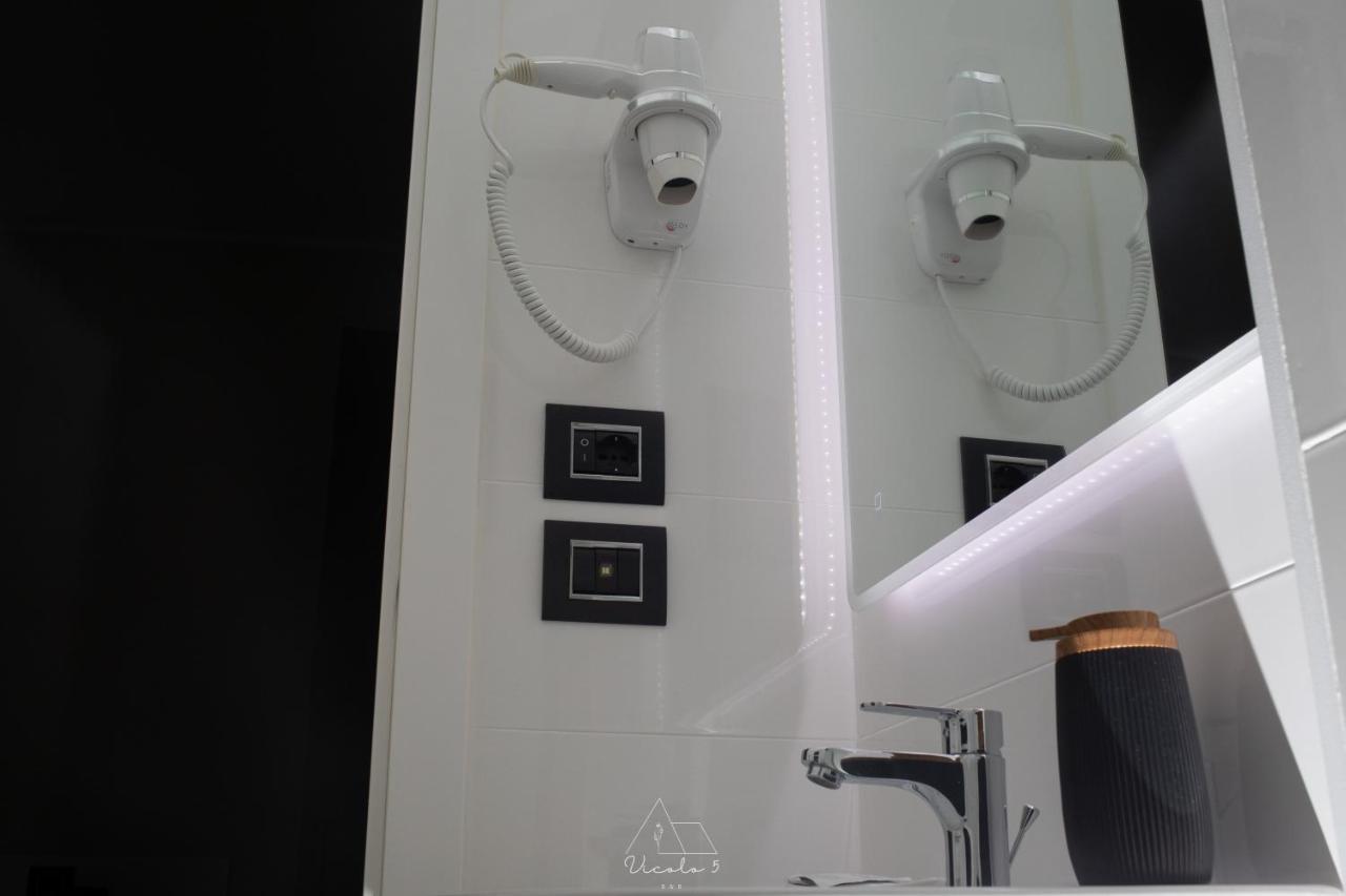 Vicolo 5 Bed and Breakfast Salerno Exteriör bild