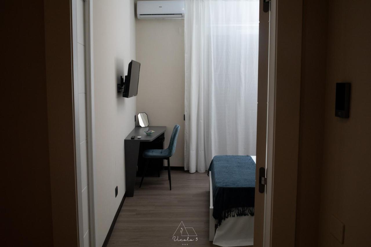 Vicolo 5 Bed and Breakfast Salerno Exteriör bild