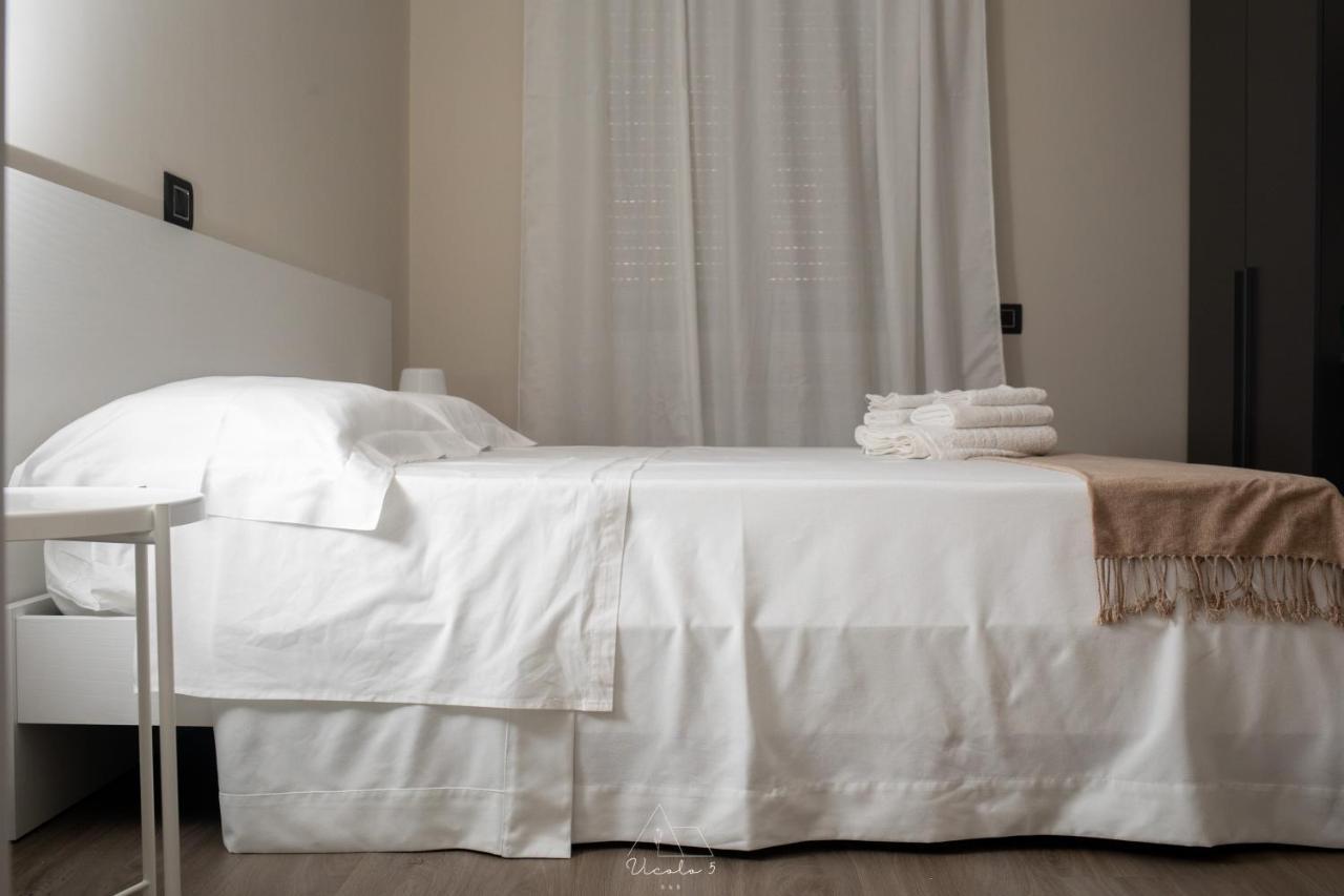 Vicolo 5 Bed and Breakfast Salerno Exteriör bild