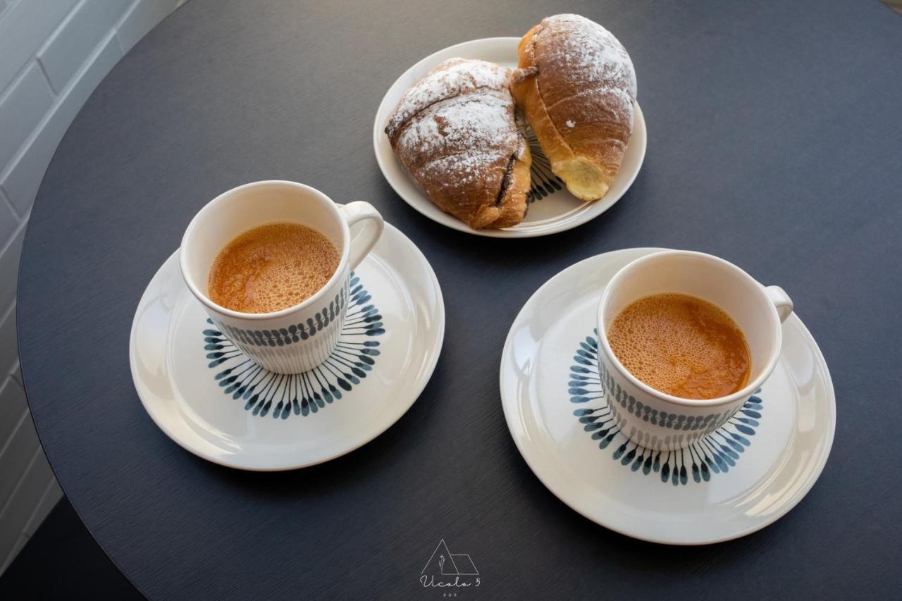 Vicolo 5 Bed and Breakfast Salerno Exteriör bild